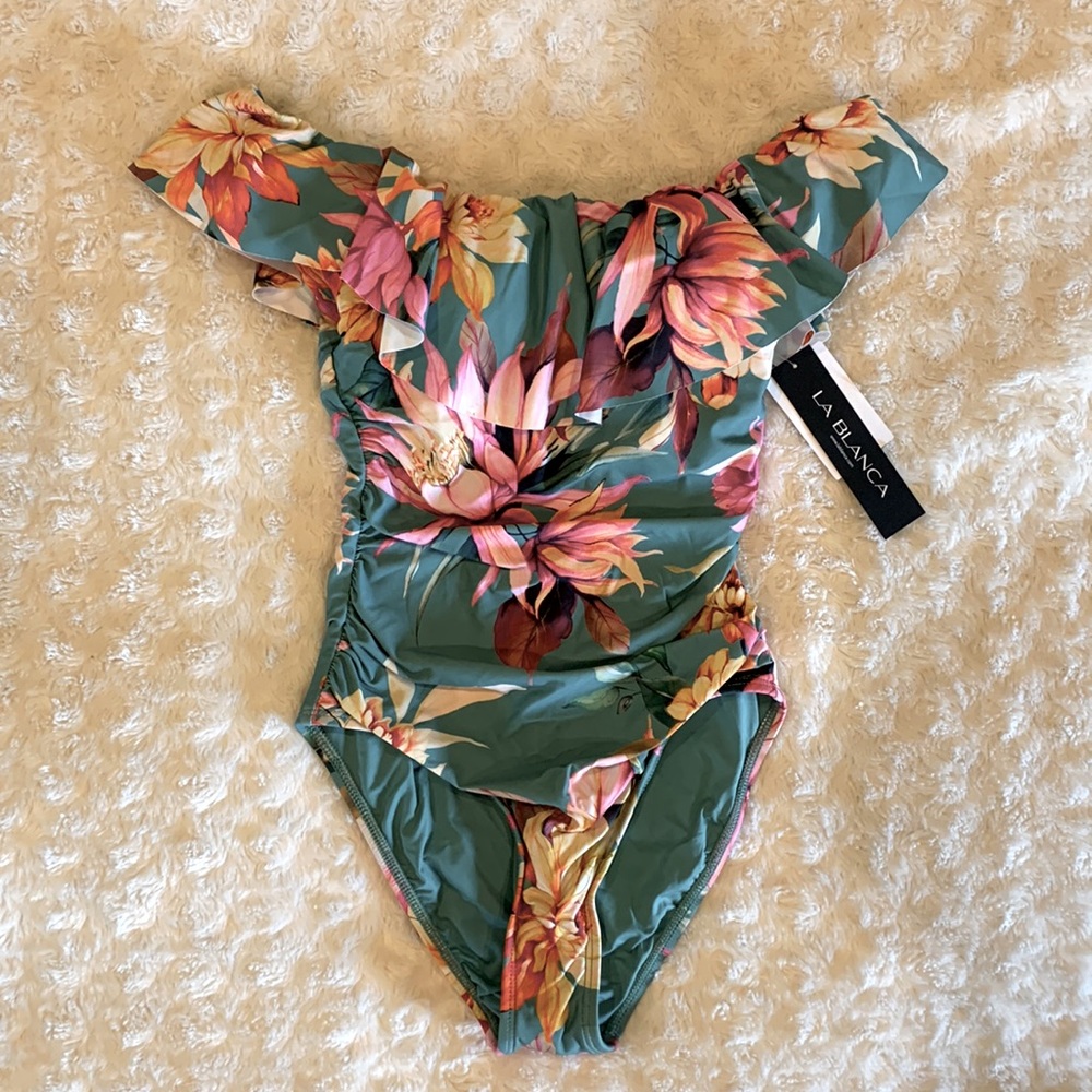 NWT La Blanca Island Goddess One Piece Swimsuit
